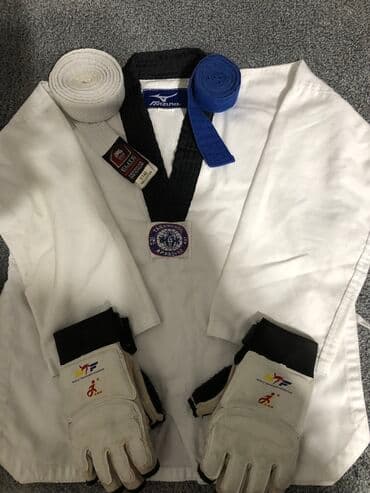 Taekvando geyimləri yaşılda Adidas kəmər var birini göturursüz ya ağ