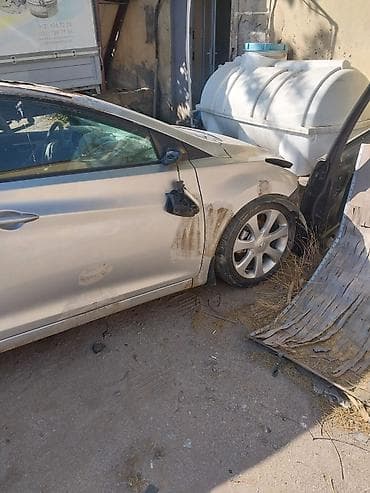 Hyundai Elantra 2011 Qezali satlir YPX Aryisi var — 5