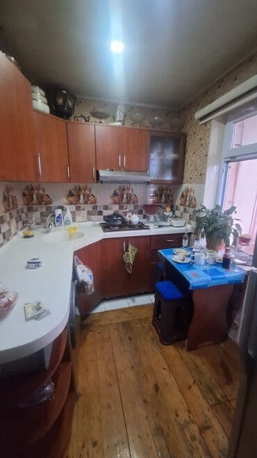 kirayə xalqlar: Mənzil — 3-ci mərtəbə, giriş qapısı 167 nömrəli mənzilə açılır. Geniş — 11