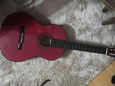 Гитары: Məhsul: Klassik akustik gitar - Korpus: parlaq bordo ön hissə, parlaq — 1