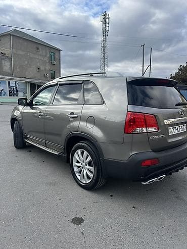 x5 bmw 2000: Kia Sorento: 2 l | 2011 il Krossover — 4