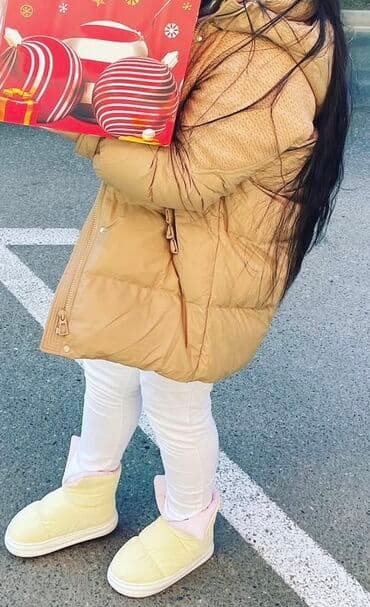 Dəstlər: Uşaq üçün qış gödəkçəsi – bej rəngli, kapüşonlu, uzun model — 4