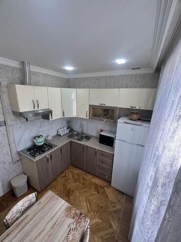 merkez: Bakı, Yasamal, 2 otaqlı, Köhnə tikili, m. Elmlər Akademiyası, 75 kv. m — 23