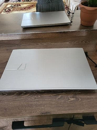 asus m530w: Yenidir isdifade olunmayib
Ehdiyac olmadigi ucun satilir — 1