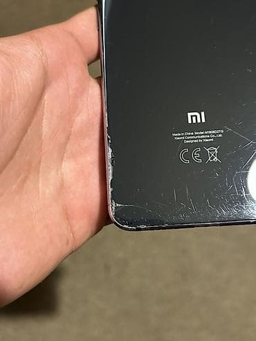 p40 lite: Xiaomi Mi 8 Lite, rəng - Qara — 4