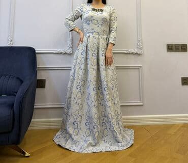 Zərif gecə/libas - Model: Uzun, ətək hissəsi kloş kəsimli, beldən