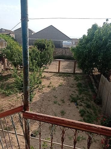 berde: Satılır.Bir həyətdə 2 ev. 2 mərtəbəli tam təmirli,beton monolit — 8