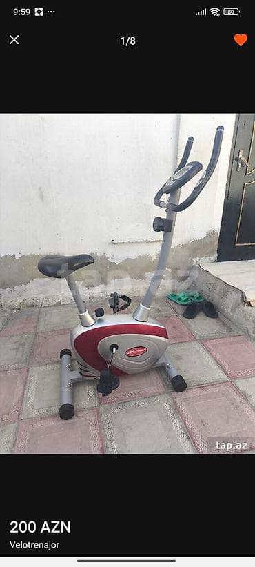 Evdə idman etmək üçün nəzərdə tutulmuş kompakt velotrenajor. Bu cihaz