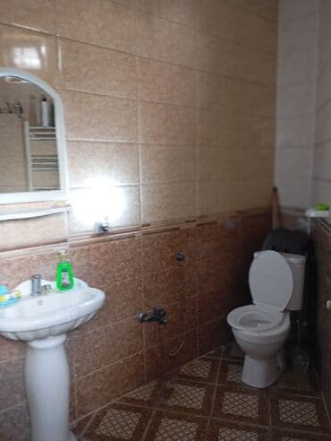 qubada kiraye evler ayliq 2024: Naxçıvan şəhərin tam mərkəzində əla təmirli 3 otaqlı 5-6 nəfərlik — 6