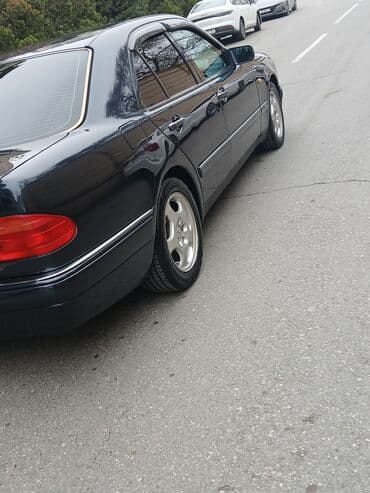 mercedes oluxanasi: Mercedes-Benz E 230: 2.3 l | 1997 il Sedan — 9