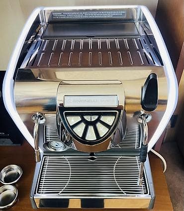 Qəhvə maşını Nuova simonelli, Yarımavtomat, Su qabı ilə, İşlənmiş — 5