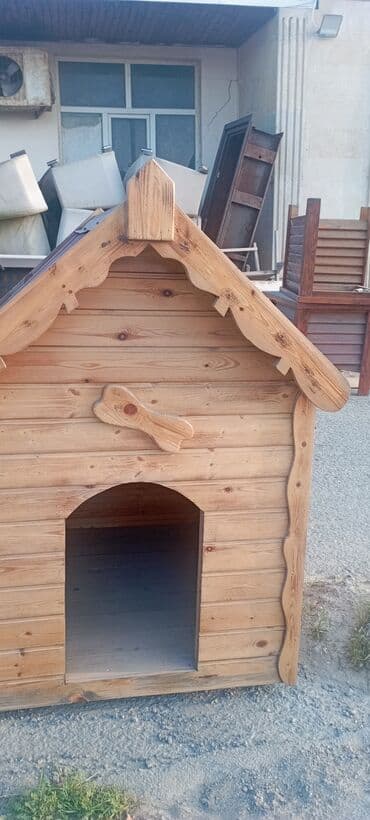 it evləri: Taxta it evi – əl işidir - Material: tam ağac (taxta lövhələr), təbii — 1