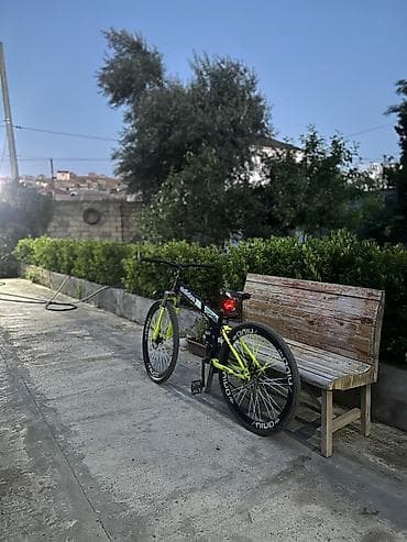 velosiped 27: 1ildi alanıb 5ay sürülmüyüb yaxşı baxılıb 29luqdur adidasdır — 1