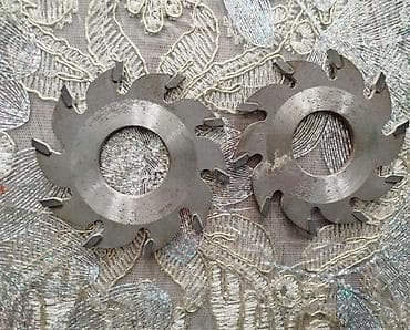 Отрезные диски: İki ədəd metal frez diski (yan kəsici tip). - Material: sərt metallı — 1