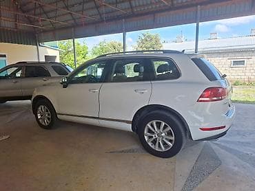 07 şekileri: Volkswagen Touareg: 3.6 l | 2012 il Krossover — 5