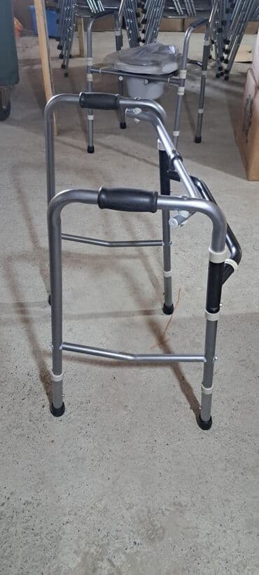 Yerimək üçün arabalar, çəliklər, əsalar, rollatorlar: Xadok xesteler ucun xadok yerime problemi yasayan xeteler ucun yararli — 6