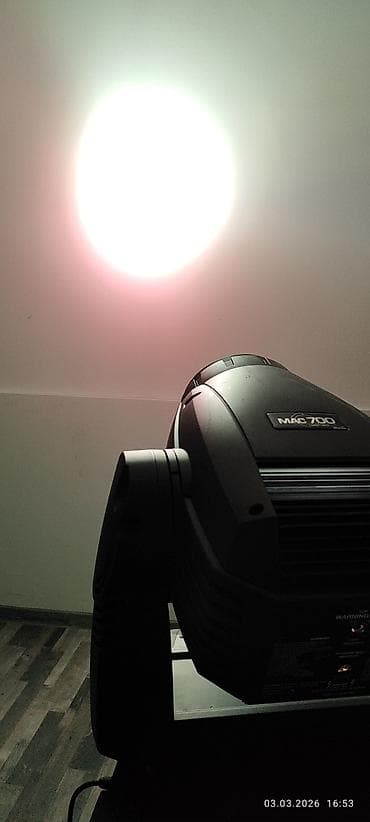 Məhsul: Martin MAC 700 Wash hərəkətli başlı səhnə proyektoru Təsvir — 10