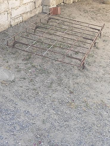 lada sukan: Maşın üçün böyük ölçülü dəmir üst baqajı satılır. Eni 1.25 m, uzunu — 2