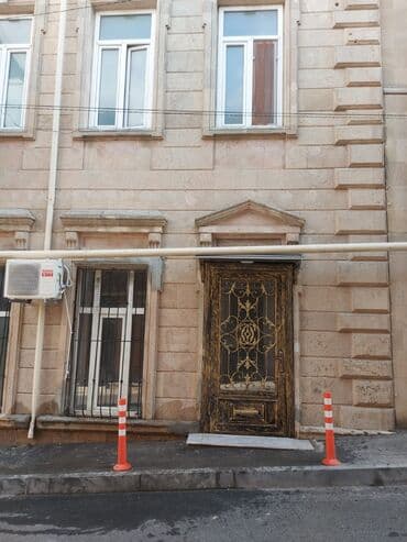 sumqayit bulvarinda restoranlar: İçərişəhər metrosu yaxınlığında Süleyman tağızadə küçəsində — 1