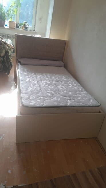 Masalar və oturacaqlar: Təknəfərlik çarpayı, Bazalı, Matras ilə, Siyirməsiz — 1