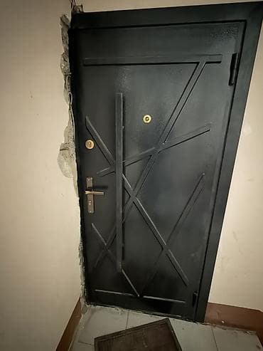 qapi ustu: Metal giriş qapısı - İkiüzlü dizayn: Xarici tərəfi mat qara rəngdə — 3