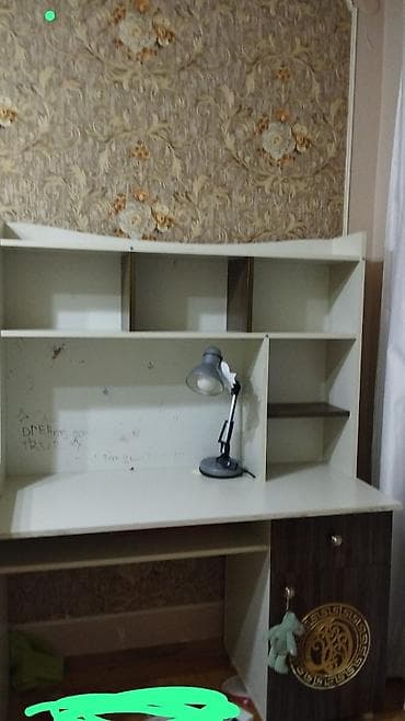 defder: Düz masa, Stulsuz, Polkalı, Siyirməsiz, Teksturalı laminat — 1