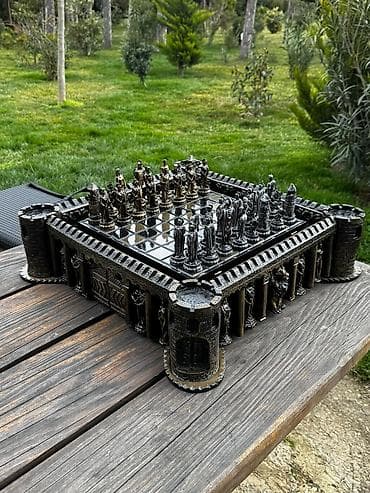 komputer oyun: Sahmat Yenidi. el isidi. dest seklinde satilir.madeller coxdu. her — 3