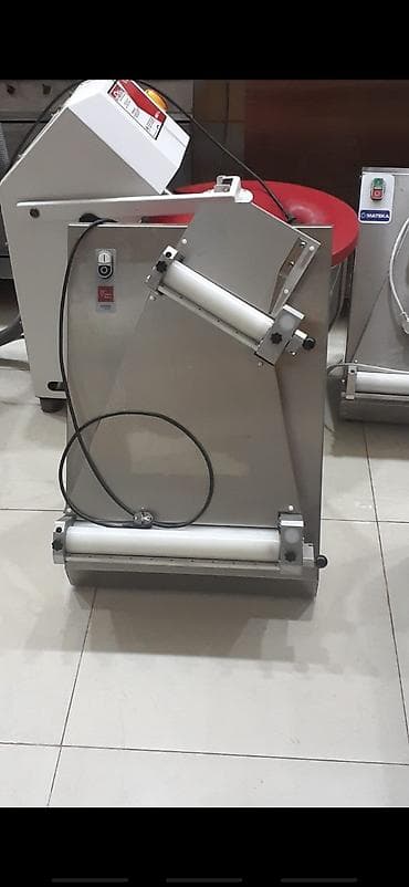 lavas: Xəmir acan Şengūn makina 40-liq 1.200azn — 1