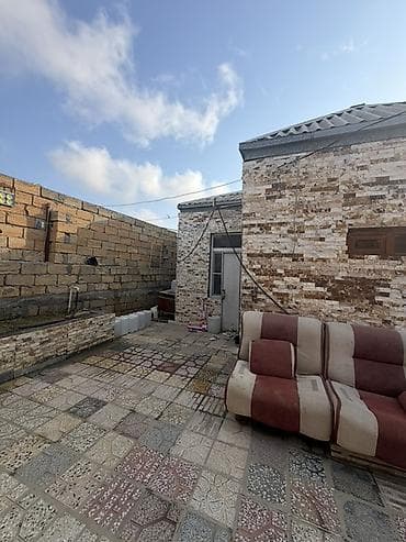 gencede ev: 3 otaqlı, 81 kv. m, Orta təmir — 9