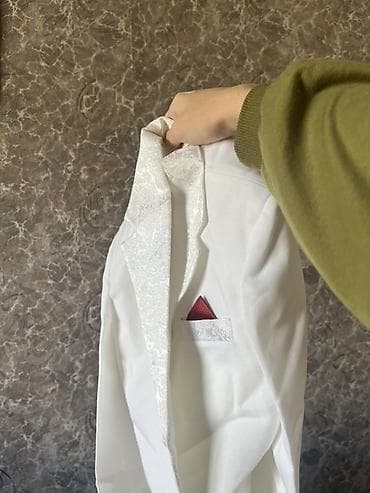 Ağ frak tipli kişi dəsti - Üst geyim: ağ frak kəsimli pencək, ön — 2