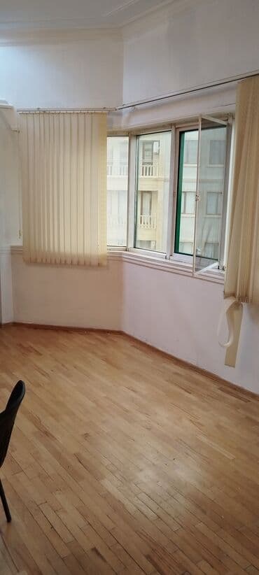 Elmlər metrosunun yaxınlığında yerləşən 160 kv.m sahəsi olan 6 otaqlı — 2