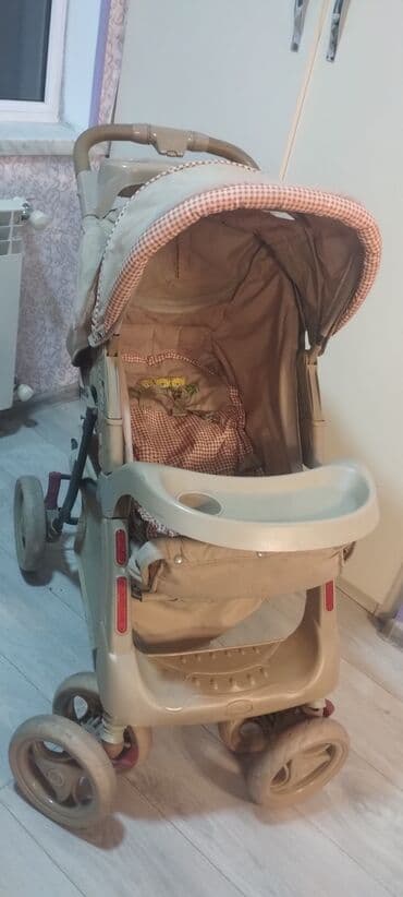 Klassik gəzinti arabası