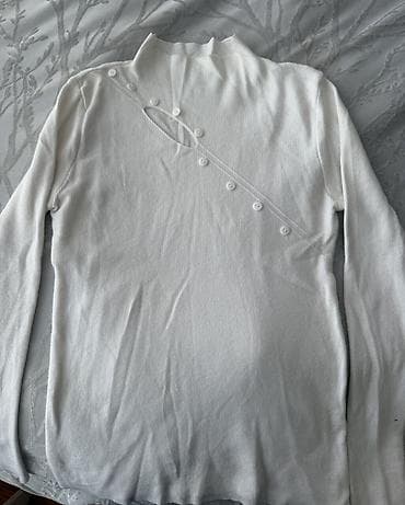 sweatshirt azerbaycan dilinde: 5 azn satilir
baha alinib,az istifade olunub
051-434-50-82 — 1