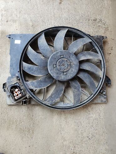 ford transit pompa: Mercedes-Benz W211 — 2