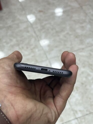 iphone 10 x: IPhone 11, 64 GB, Qara, Face ID — 3