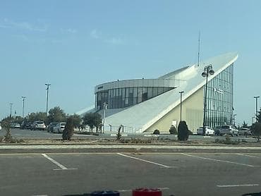 Yeni tikili binada zövqlü şəkildə təmir olunmuş, mebel və texnika ilə