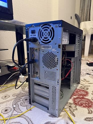 islenmis noutbuklar: Masaüstü kompüter – AMD platforması Texniki xüsusiyyətlər: - Anakart — 3