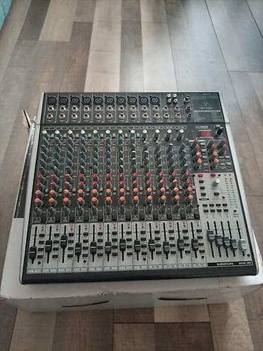 behringer: Səhnə və tədbirlər üçün tam səs sistemi paketi - Mikser: Behringer — 6