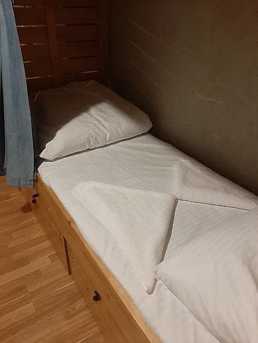 Hostel tipli yataqxana - Təbii ağac karkaslı ikiqat səviyyəli