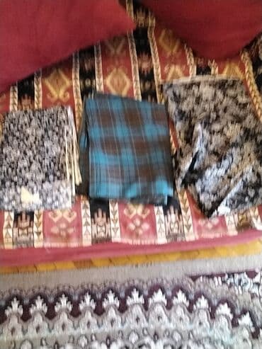 Продаю отрезы материала12шт разных цветов