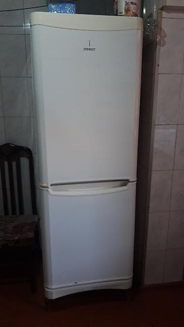 Soyuducular: İşlənmiş 2 qapılı Indesit Soyuducu Satılır, rəng - Ağ — 1