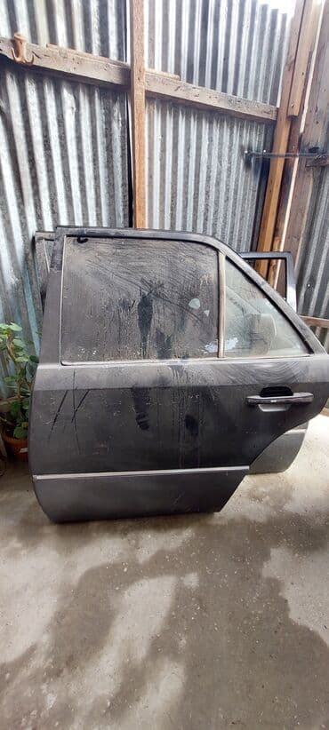 mersedes 208d: Mercedes-Benz W124, 1995 il, Almaniya, Ünvandan götürmə — 1