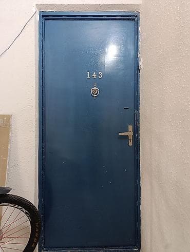 taxta qapi temiri: Mənzil üçün İşlənmiş Giriş qapısı 80x209 sm Zamok ilə, Zəmanətsiz, Ünvandan götürmə — 3
