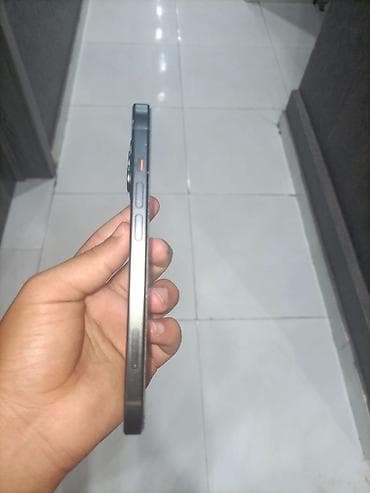iphone 8s plus: IPhone 15, 128 GB, Qara, Face ID — 3