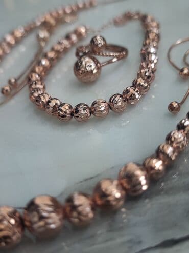 sirqalar qizil: Dəstə daxildir: Üzük, Sırğa, Sep, 925 Əyar — 2