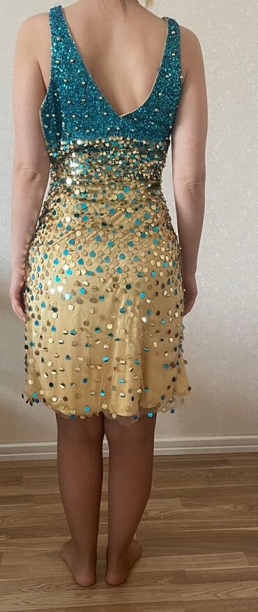 узбекское платье со штанами: Gözəl ziyafət donları, hər biri 15 manat. 38-40 ölçü — 11