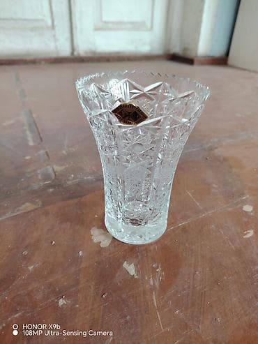 vaza: Bir vaza, Xrustal — 1