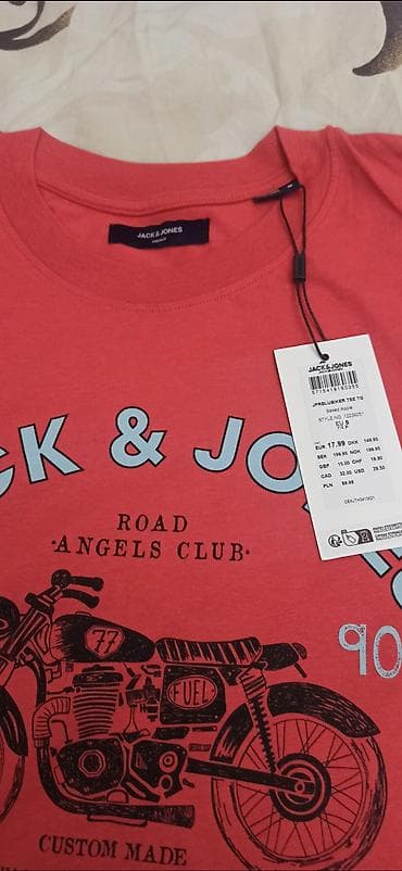 20 yanvar satici isi: Futbolla kişi üçün tezedi. maicni materialda razmeri l xl gedər. 20 — 4