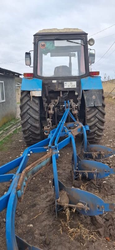 aqrar kend teserrufati texnika traktor satis bazari: Belarus 1221.2 traktoru - Güclü dizel mühərrik, ağır aqroişlər üçün — 2