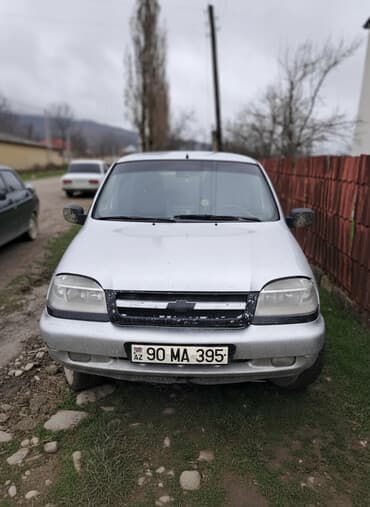 niva 4 qapili: Chevrolet Niva: 1.6 l | 2005 il 111250 km Ofrouder/SUV — 1